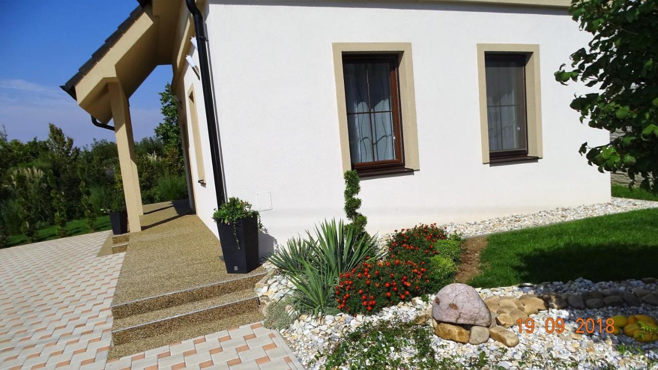 Kimy Home Mojmírovce エクステリア 写真
